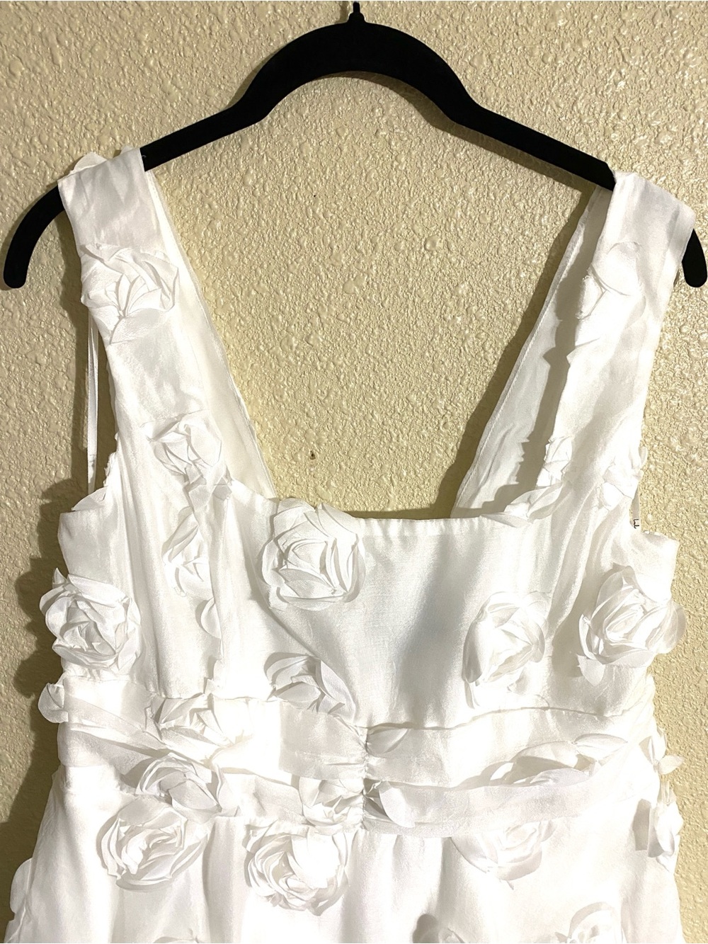 Lulus Exceptional Entrance White Sleeveless Tiered Rosette Midi Dress Size L NWT - Picture 6 of 16